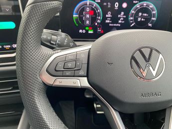 VOLKSWAGEN TIGUAN 1.5 Tsi 272 Ehybrid R-Line 5Dr Dsg