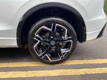 VOLKSWAGEN TIGUAN 1.5 Tsi 272 Ehybrid R-Line 5Dr Dsg