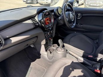 MINI HATCHBACK 1.5 Cooper Classic Ii 3Dr Auto