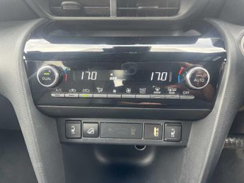 TOYOTA YARIS CROSS 1.5 Hybrid Premiere Edition Awd 5Dr Cvt