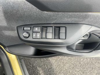 TOYOTA YARIS CROSS 1.5 Hybrid Premiere Edition Awd 5Dr Cvt