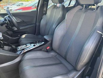 PEUGEOT 2008 1.2 Puretech 130 Gt 5Dr Eat8
