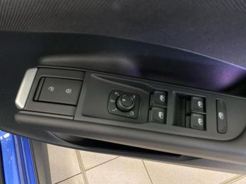 VOLKSWAGEN T-ROC 1.5 Etsi Mhev Life Suv 5Dr Petrol Hybrid Dsg Euro 6 (S/S) (150 P