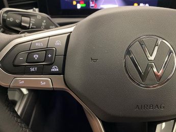 VOLKSWAGEN T-ROC 1.5 Etsi Mhev Life Suv 5Dr Petrol Hybrid Dsg Euro 6 (S/S) (150 P