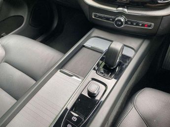 VOLVO XC60 2.0 B5P Core 5Dr Awd Geartronic