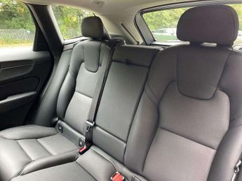 VOLVO XC60 2.0 B5P Core 5Dr Awd Geartronic