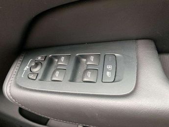 VOLVO XC60 2.0 B5P Core 5Dr Awd Geartronic