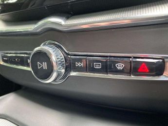 VOLVO XC60 2.0 B5P Core 5Dr Awd Geartronic