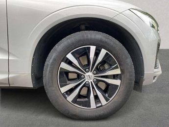 VOLVO XC60 2.0 B5P Core 5Dr Awd Geartronic