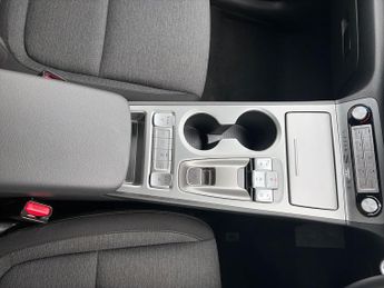 HYUNDAI KONA 64Kwh Premium Suv 5Dr Electric Auto (10.5Kw Charger) (204 Ps)