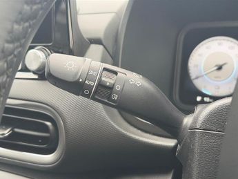 HYUNDAI KONA 64Kwh Premium Suv 5Dr Electric Auto (10.5Kw Charger) (204 Ps)