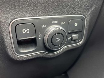 MERCEDES-BENZ EQB Eqb 350 4M 215Kw Amg Line Executive 66.5Kwh 5Dr At