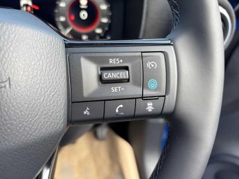 NISSAN JUKE 1.6 Hybrid Tekna+ 5Dr Auto