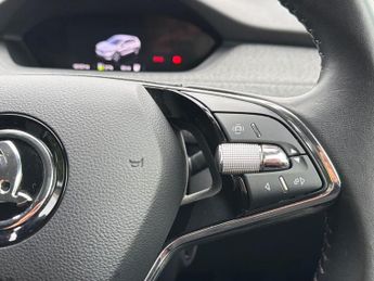 SKODA ENYAQ Iv 62Kwh 60 Suv 5Dr Electric Auto (Dc120Kw) (179 Ps)