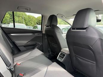 SKODA ENYAQ Iv 62Kwh 60 Suv 5Dr Electric Auto (Dc120Kw) (179 Ps)