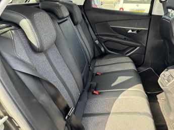 PEUGEOT 3008 1.5 Bluehdi Allure 5Dr Eat8
