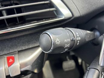 PEUGEOT 3008 1.5 Bluehdi Allure 5Dr Eat8