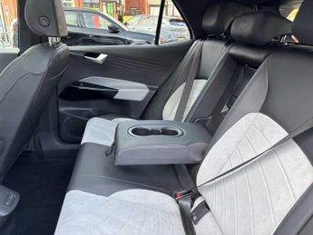 VOLKSWAGEN ID.3 107Kw Family Pro 58Kwh 5Dr Auto