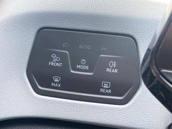 VOLKSWAGEN ID.3 Pro Performance 58Kwh Family Hatchback 5Dr Electric Auto (204 Ps