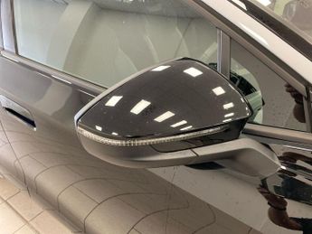 VOLKSWAGEN ID.5 Pro 77Kwh Style Suv 5Dr Electric Auto (174 Ps)