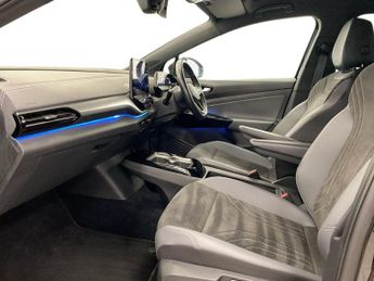 VOLKSWAGEN ID.5 Pro 77Kwh Style Suv 5Dr Electric Auto (174 Ps)