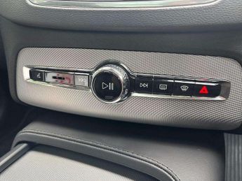 VOLVO XC90 2.0 B5P [250] Plus Dark 5Dr Awd Geartronic