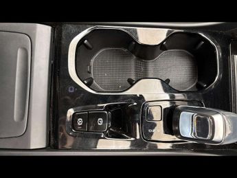 VOLVO XC40 2.0 B3P Plus Dark 5Dr Auto