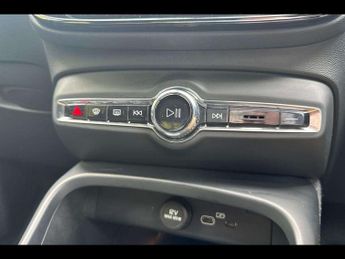 VOLVO XC40 2.0 B3P Plus Dark 5Dr Auto