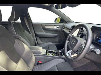 VOLVO XC40 2.0 B3P Plus Dark 5Dr Auto