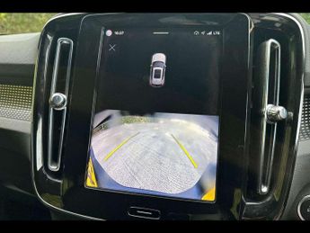 VOLVO XC40 2.0 B3P Plus Dark 5Dr Auto