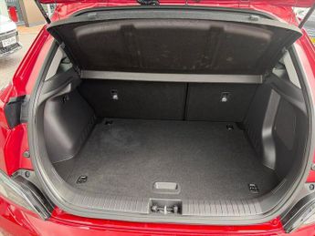 HYUNDAI KONA 64Kwh Premium Suv 5Dr Electric Auto (10.5Kw Charger) (204 Ps)
