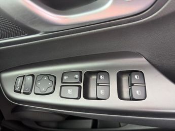 HYUNDAI KONA 64Kwh Premium Suv 5Dr Electric Auto (10.5Kw Charger) (204 Ps)