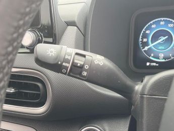 HYUNDAI KONA 64Kwh Premium Suv 5Dr Electric Auto (10.5Kw Charger) (204 Ps)