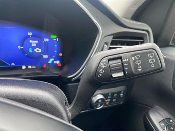 FORD KUGA 2.5H Duratec Vignale Suv 5Dr Petrol Hybrid Cvt Euro 6 (S/S) (190