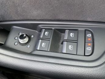 AUDI A4 2.0 Tfsi 40 S Line Estate 5Dr Petrol S Tronic Euro 6 (S/S) (204 