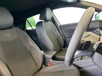 VOLKSWAGEN T-ROC 1.5 Etsi Mhev R-Line Suv 5Dr Petrol Hybrid Dsg Euro 6 (S/S) (150
