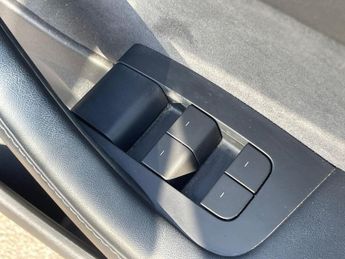 TESLA MODEL 3 (Dual Motor) Performance Saloon 4Dr Electric Auto 4Wde (Performa