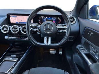 MERCEDES-BENZ GLA Gla 200 Amg Line Executive 5Dr Auto