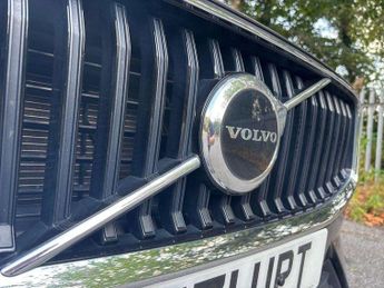 VOLVO XC60 2.0 B5P Momentum 5Dr Geartronic