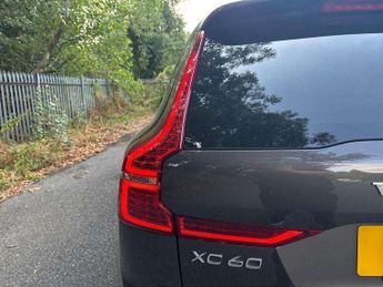 VOLVO XC60 2.0 B5P Momentum 5Dr Geartronic