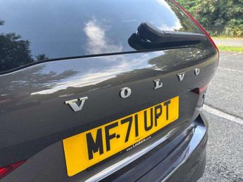 VOLVO XC60 2.0 B5P Momentum 5Dr Geartronic