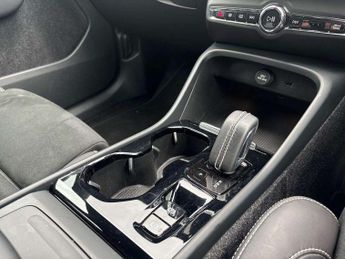 VOLVO XC40 2.0 B4P R Design 5Dr Awd Auto [7 Speed]
