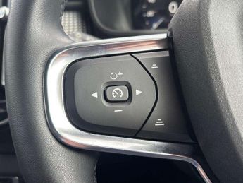 VOLVO XC40 2.0 B4P R Design 5Dr Awd Auto [7 Speed]
