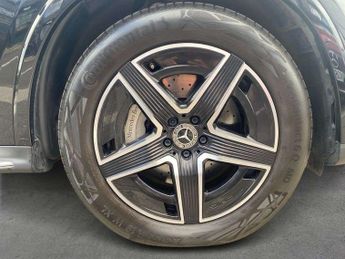 MERCEDES-BENZ GLC Glc 300 4Matic Amg Line 5Dr 9G-Tronic