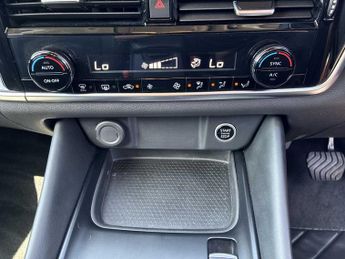 NISSAN QASHQAI 1.3 Dig-T Mh 158 N-Connecta 5Dr Xtronic