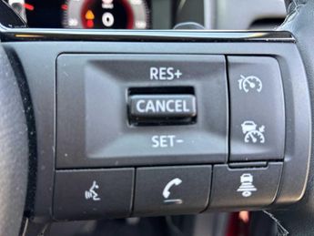 NISSAN QASHQAI 1.3 Dig-T Mh 158 N-Connecta 5Dr Xtronic