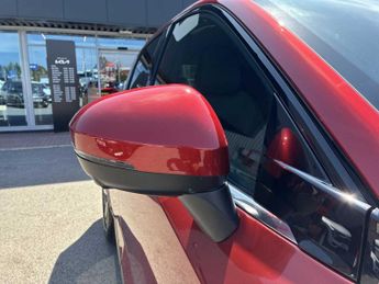NISSAN QASHQAI 1.3 Dig-T Mh 158 N-Connecta 5Dr Xtronic