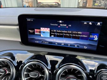 MERCEDES-BENZ CLA Cla 180 Amg Line Executive 5Dr Tip Auto