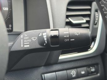 NISSAN QASHQAI 1.3 Dig-T Mh 158 N-Connecta 5Dr Xtronic