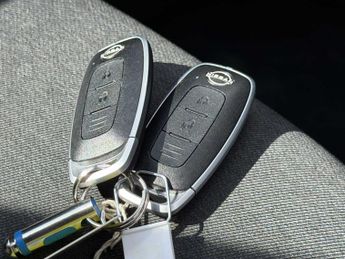 NISSAN QASHQAI 1.3 Dig-T Mh 158 N-Connecta 5Dr Xtronic